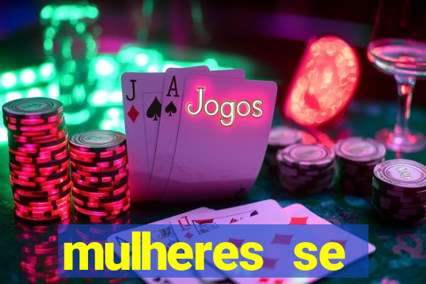 mulheres se exibindo ao vivo