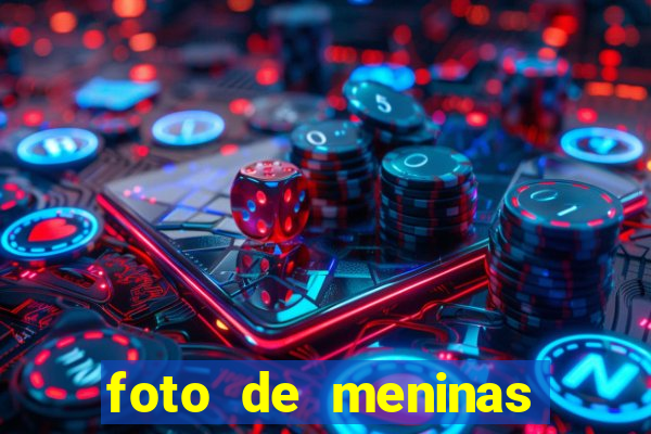 foto de meninas cacheadas no espelho
