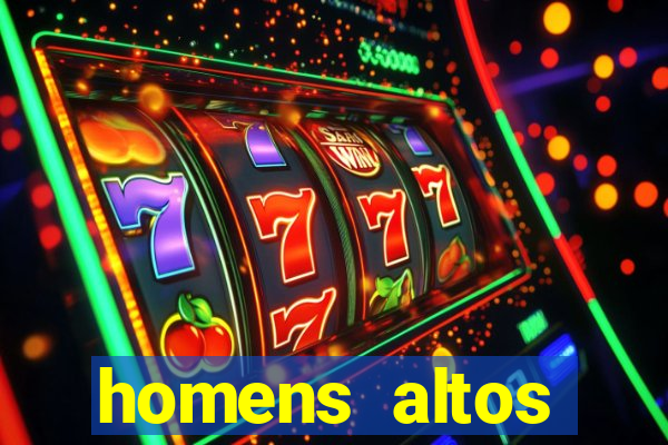 homens altos sarados pelados