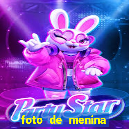 foto de menina bonita fake cabelo cacheado