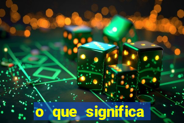 o que significa soprar no ouvido de uma pessoa