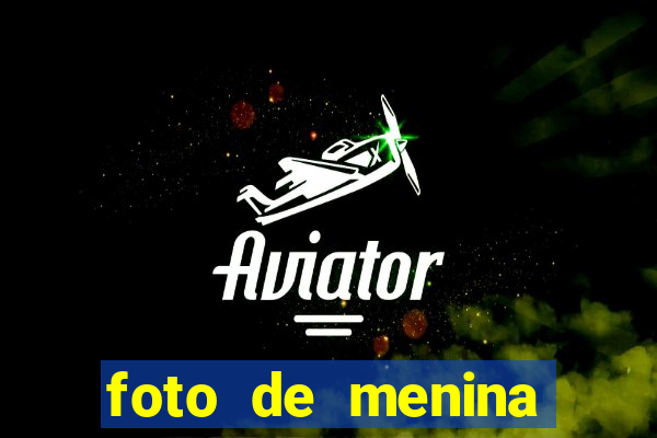 foto de menina bonita fake cacheada