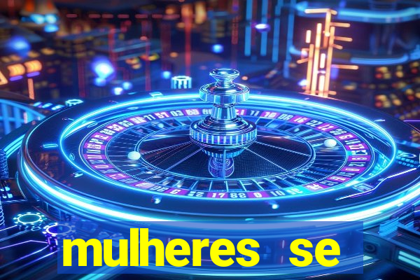 mulheres se exibindo ao vivo